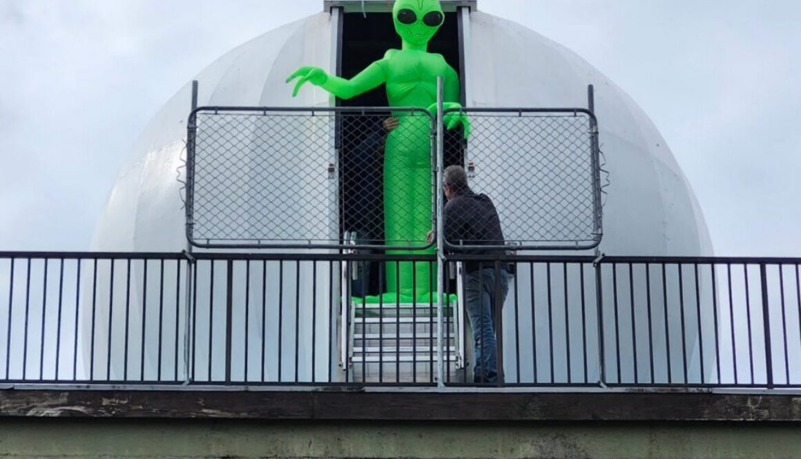 Haunted Hayride - alien